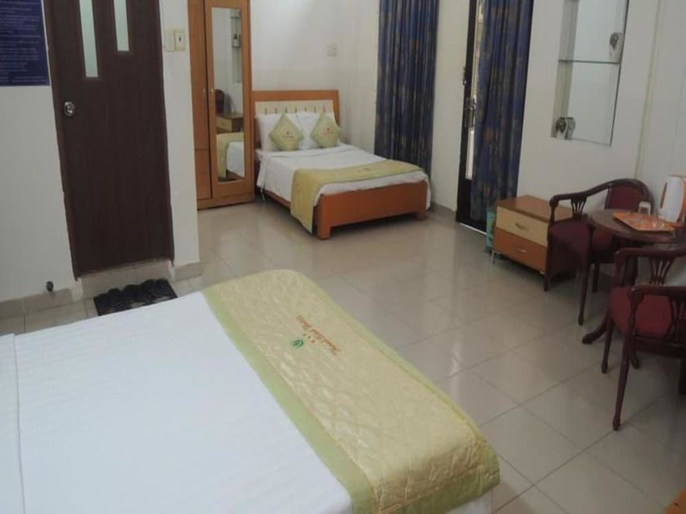 The Sun Hotel 15/25