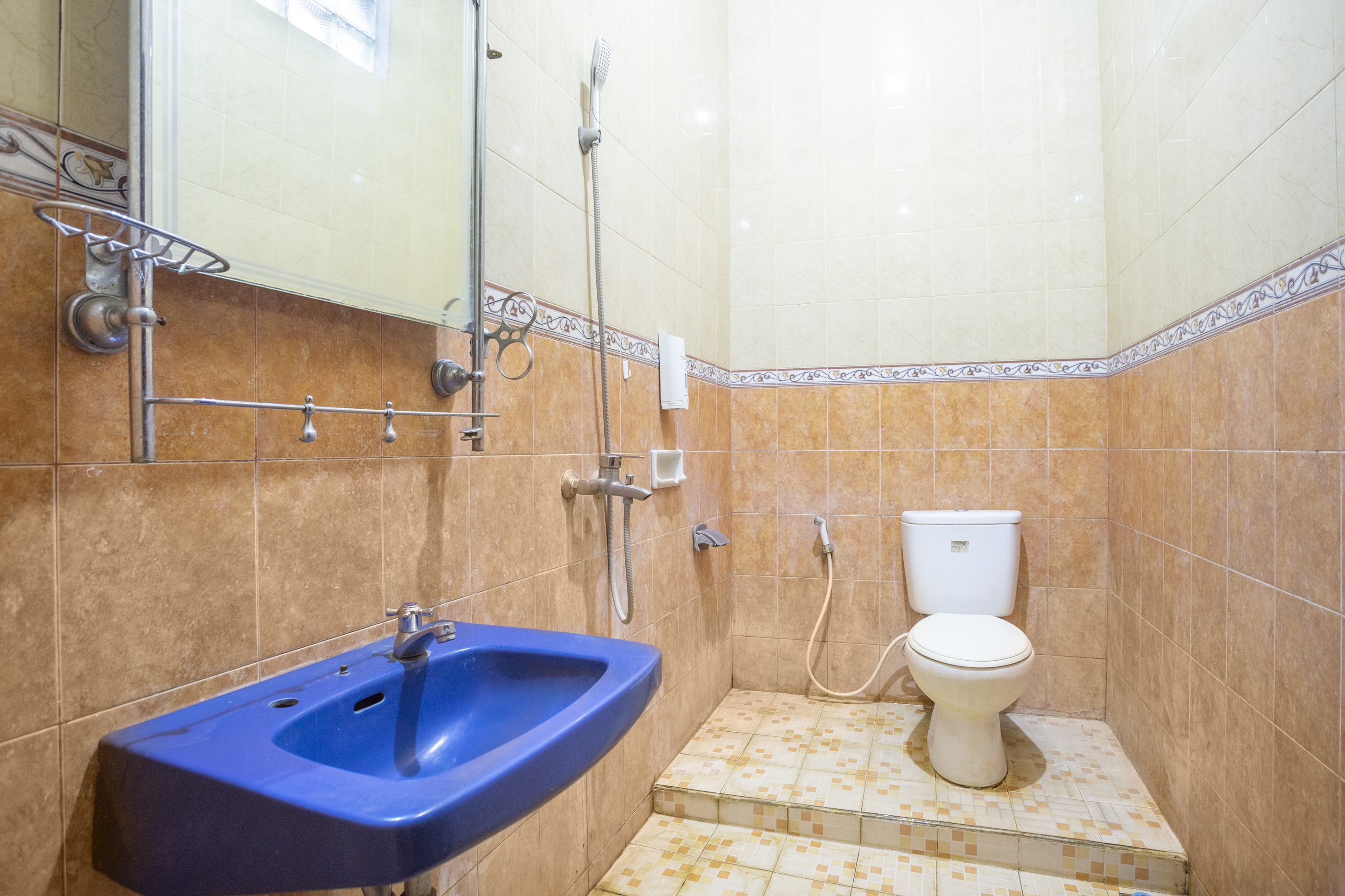 Oyo 228 Hotel Lodaya 17/17
