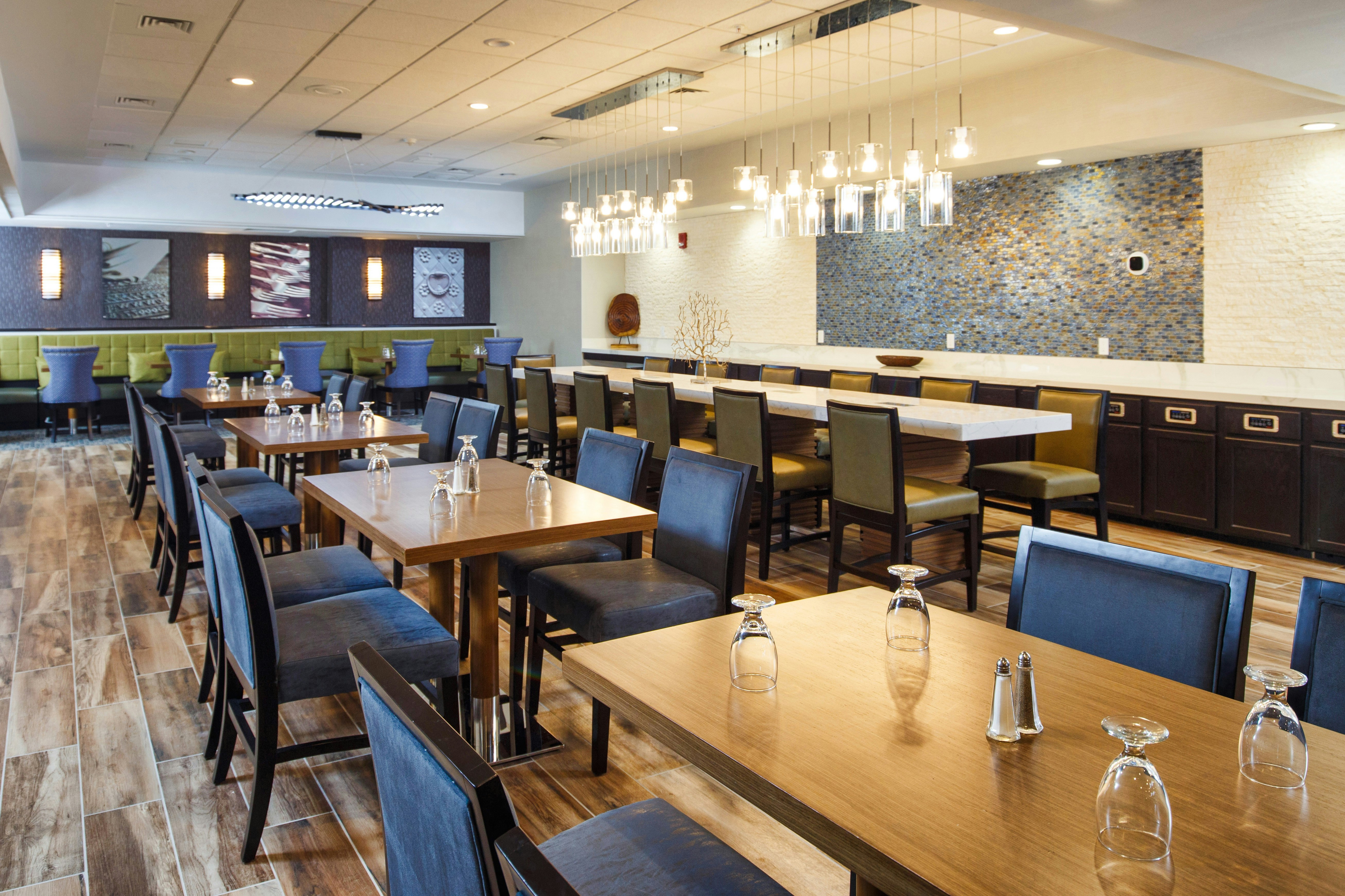 Doubletree By Hilton Neenah 37/47