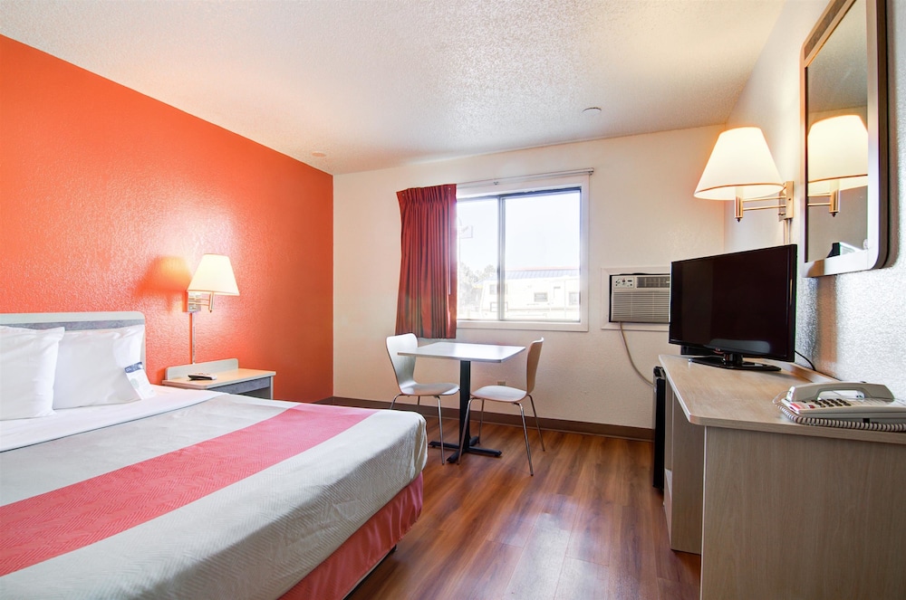Motel6 Colby, KS 12/36