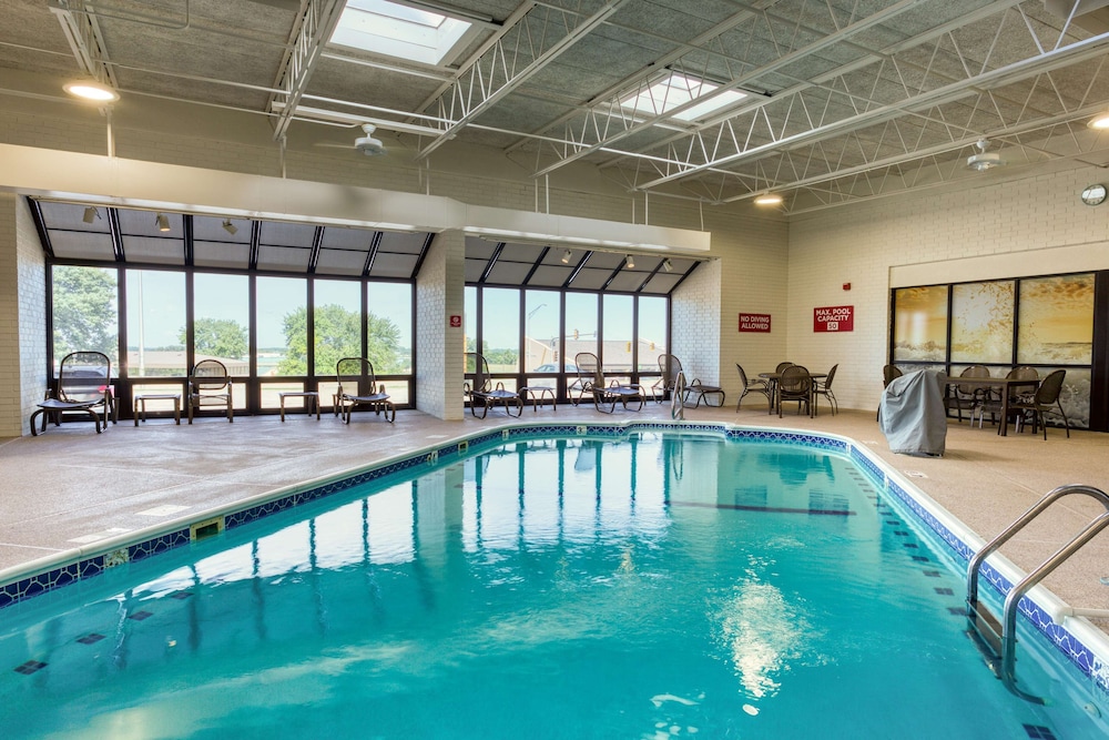 Drury Inn and Suites St Louis Collinsville 24/39