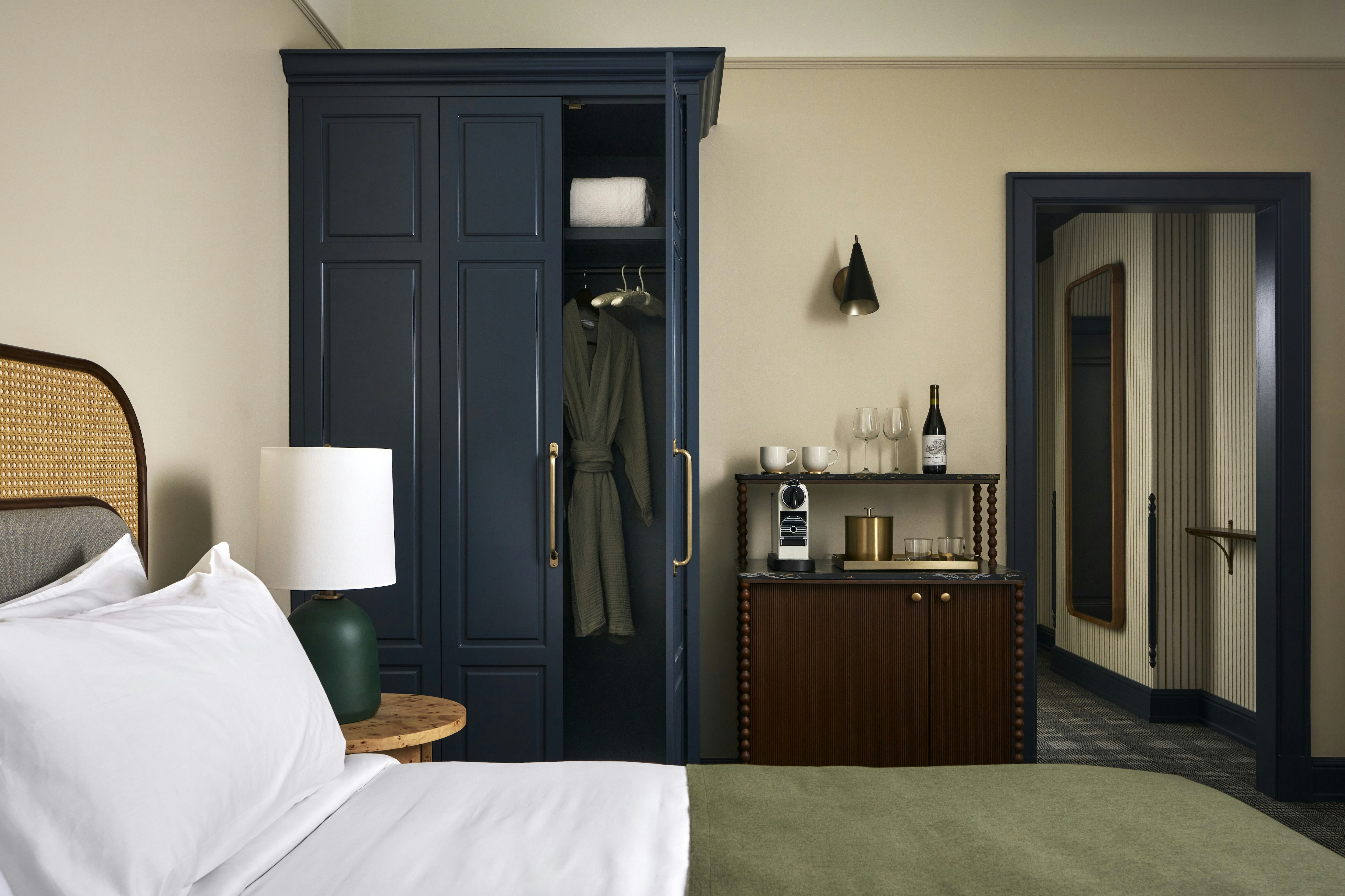 Cincinnati's Fidelity Hotel 14/50