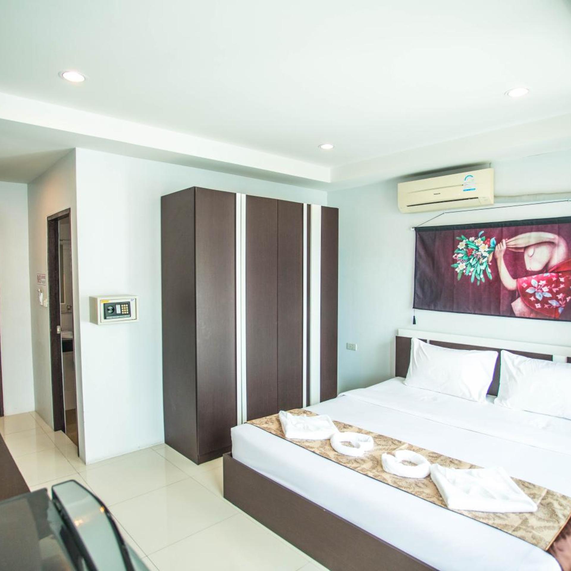 Bad Boys Guesthouse Patong 20/65