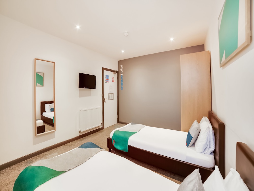 Snooze Rooms 10/31