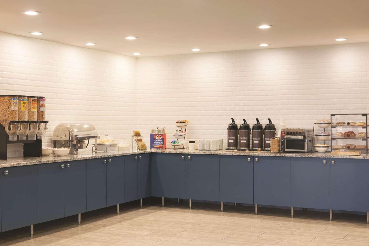 Country Inn & Suites by Radisson, Shoreview-Mounds View, MN 18/18