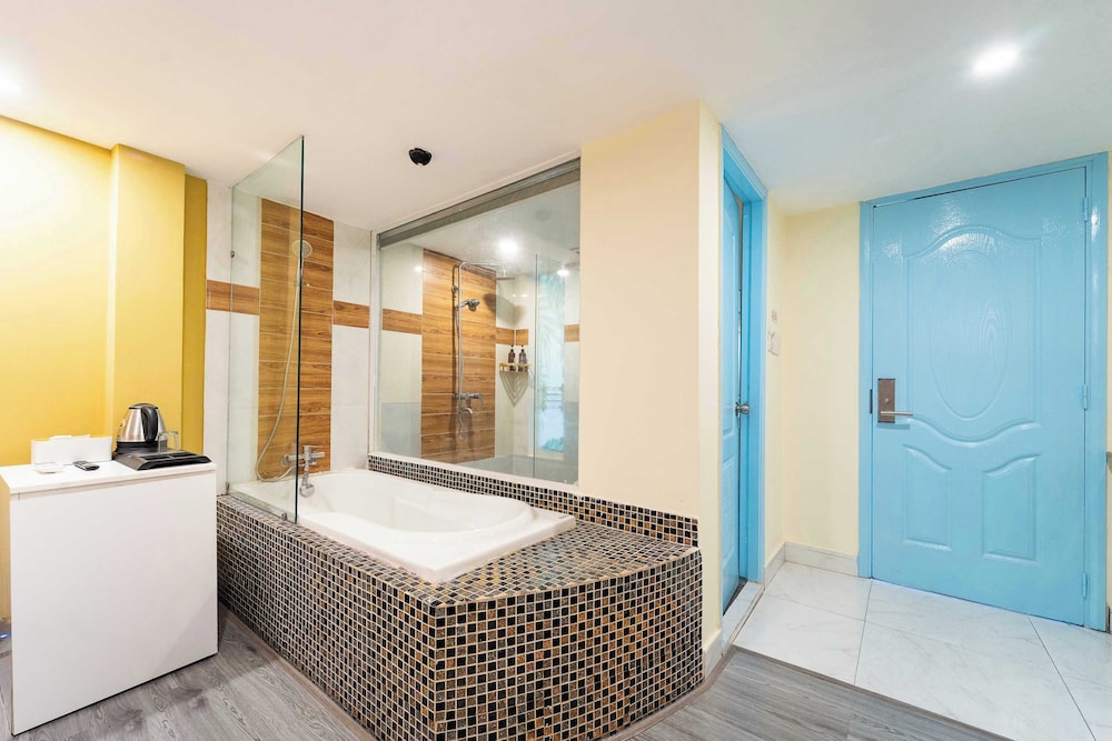 Collection O District Tan Binh Near Airport Formerly Joy Inn 28/28