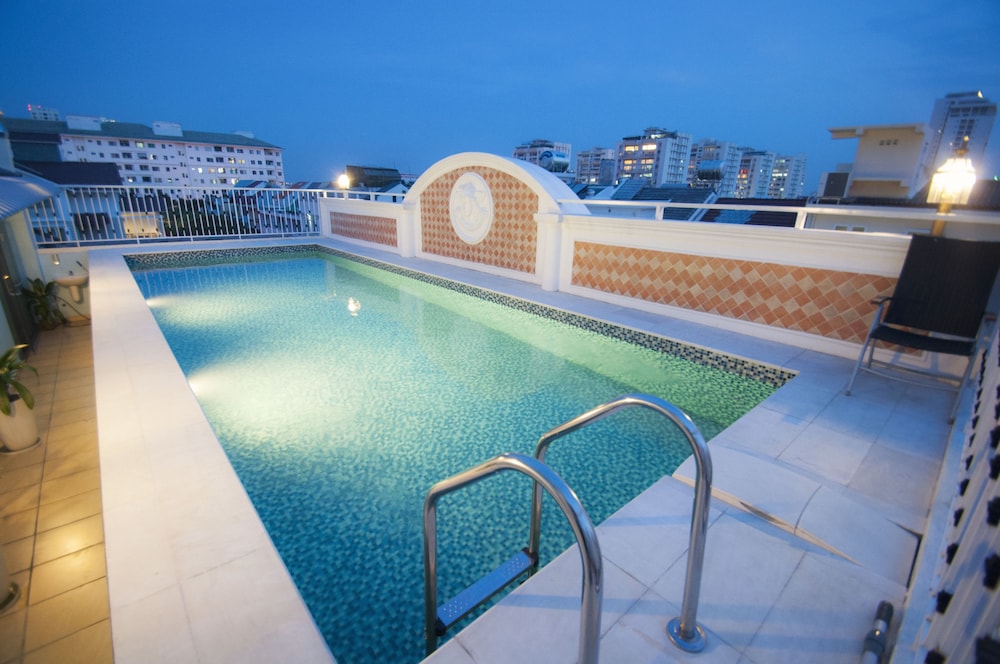 Central Hotel and Residences 46/50