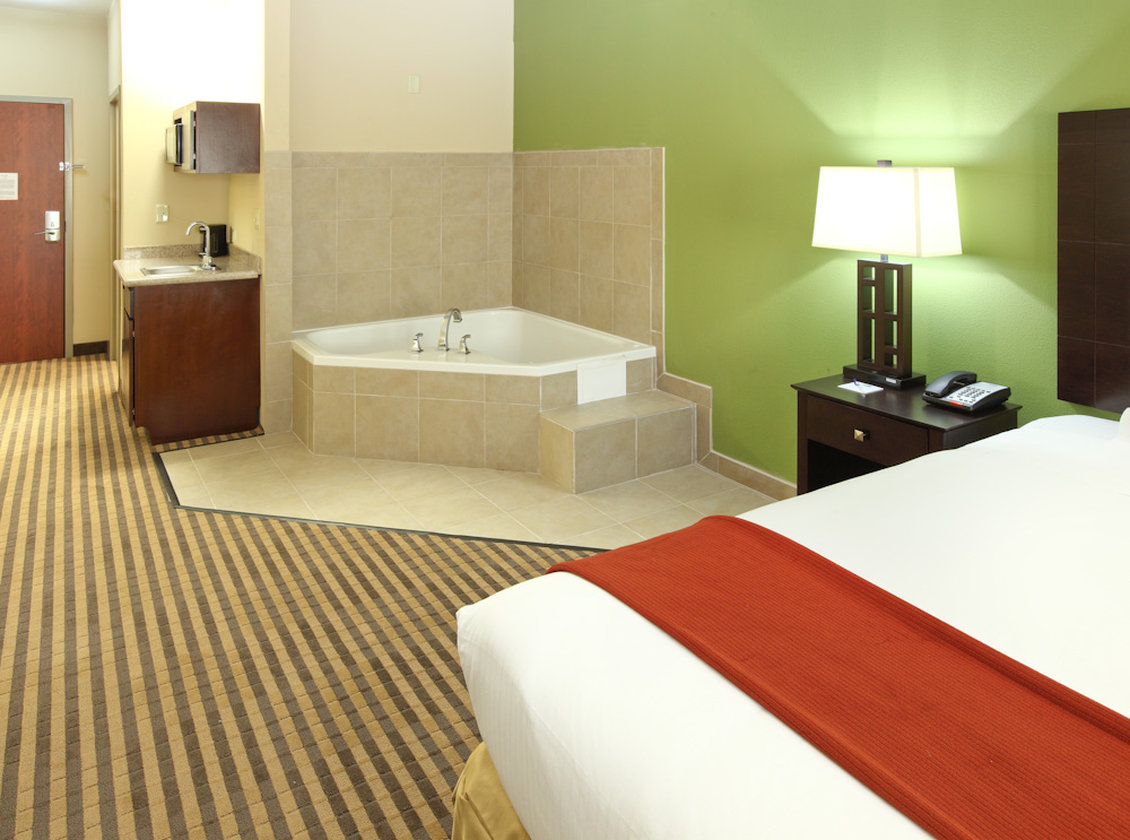 Holiday Inn Express Suites Maumelle Little Rock Nw 17/42