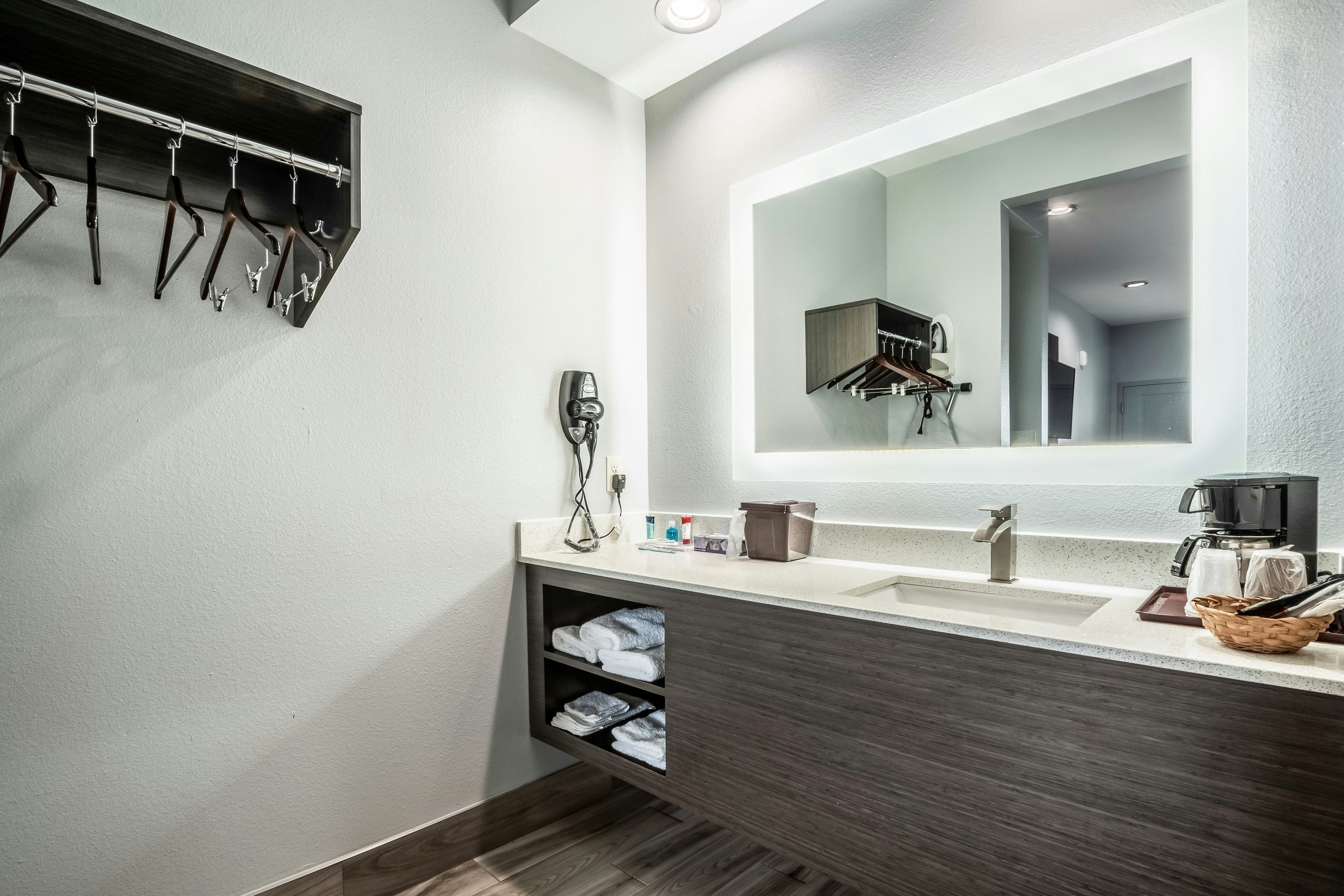Scottish Inns and Suites Katy TX 22/24