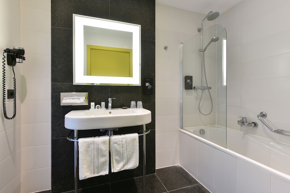 Charming, Comfort, Queen Bed، Hotel Dream 3/3