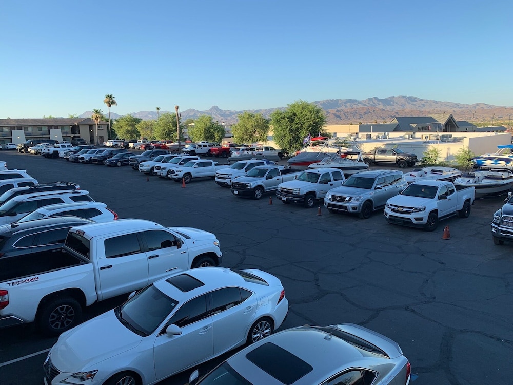 Days Inn by Wyndham Lake Havasu 27/36