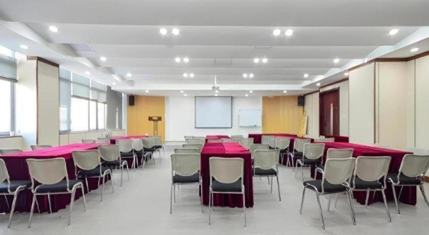 City Comfort Inn Enshi Jingang Baijia Plaza 37/44