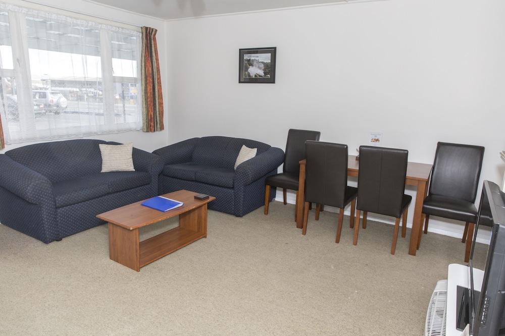 GREYMOUTH MOTEL 33/54