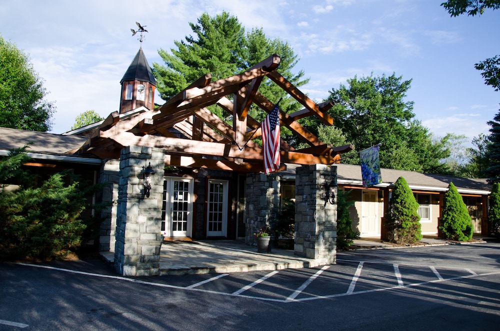 The Village Inn 32/41