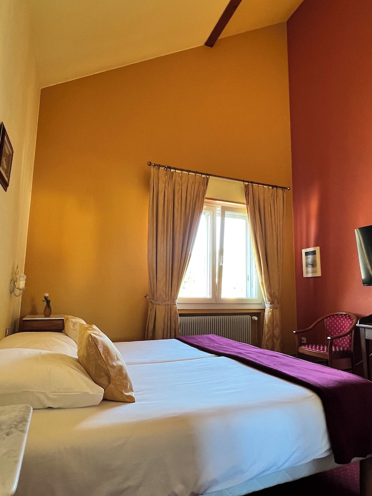 LOGIS HOTEL DES ROCHES 15/60