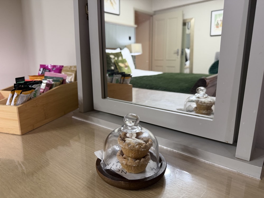 White Lion Hotel 34/50