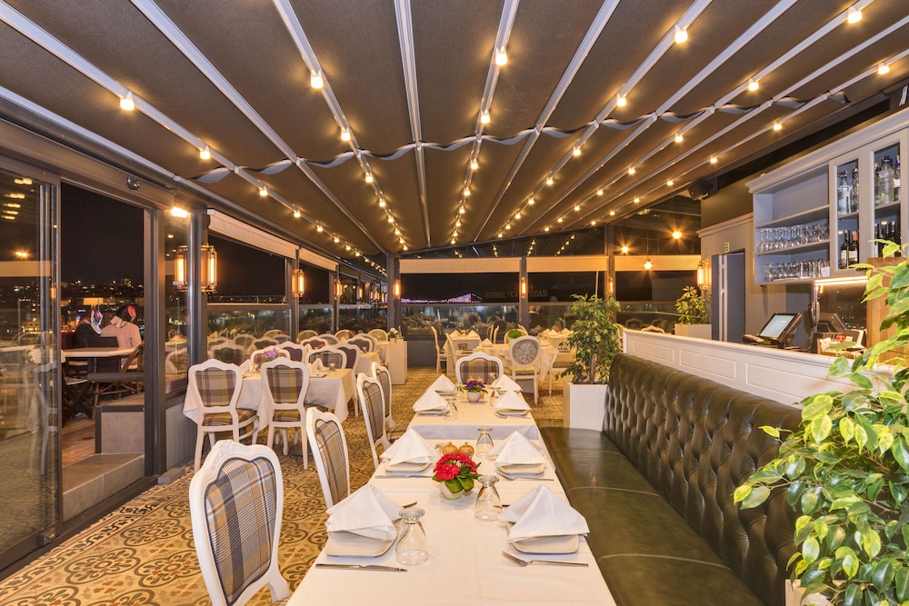 Alpek Hotel 48/67