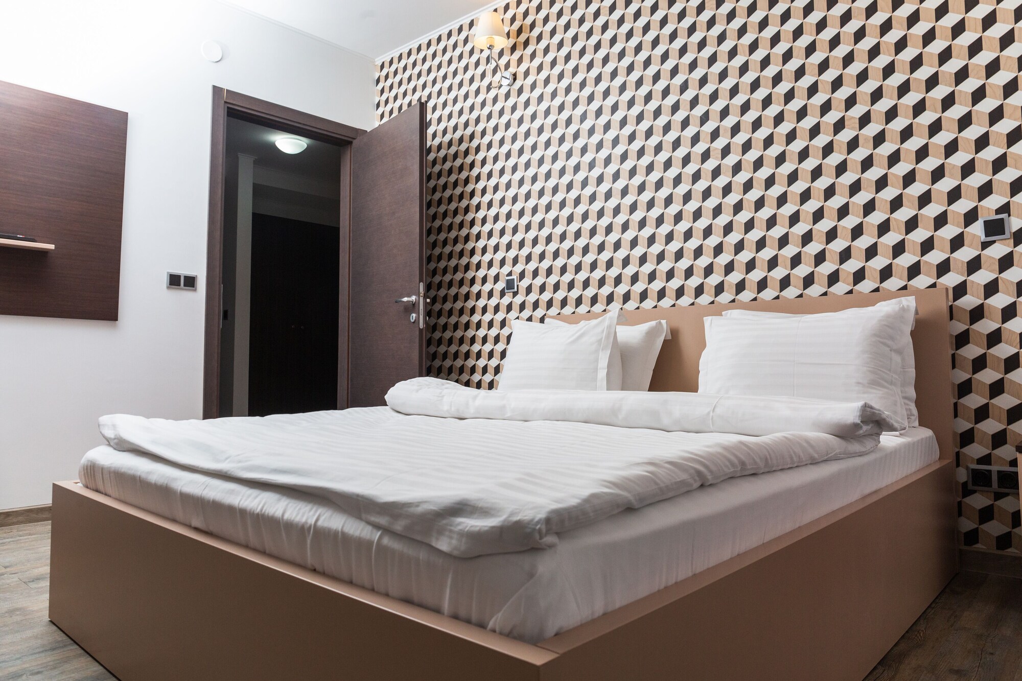 3 BEDROOMS, COMFORT, APARTMENT