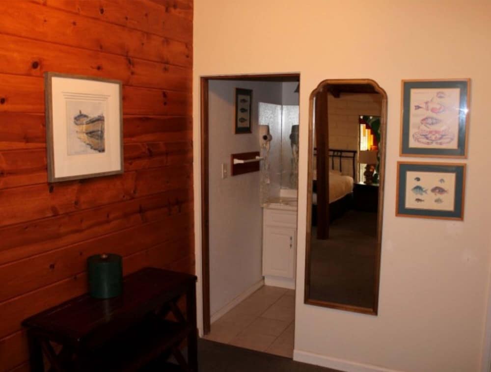 Back Bay Inn 18/50