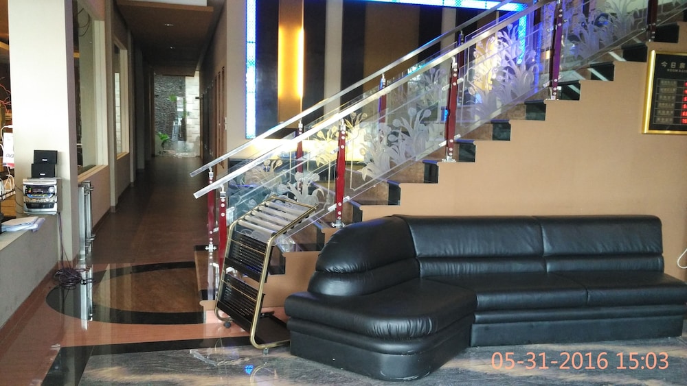 Malang City Boulevard Homestay And Resto 27/55