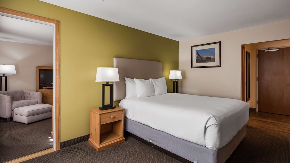Best Western Hi-Desert Inn 17/37