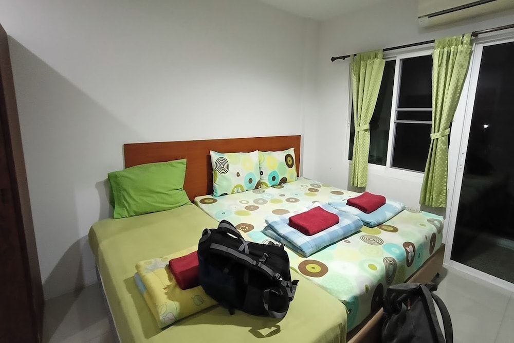 ROOM, TRIPLE