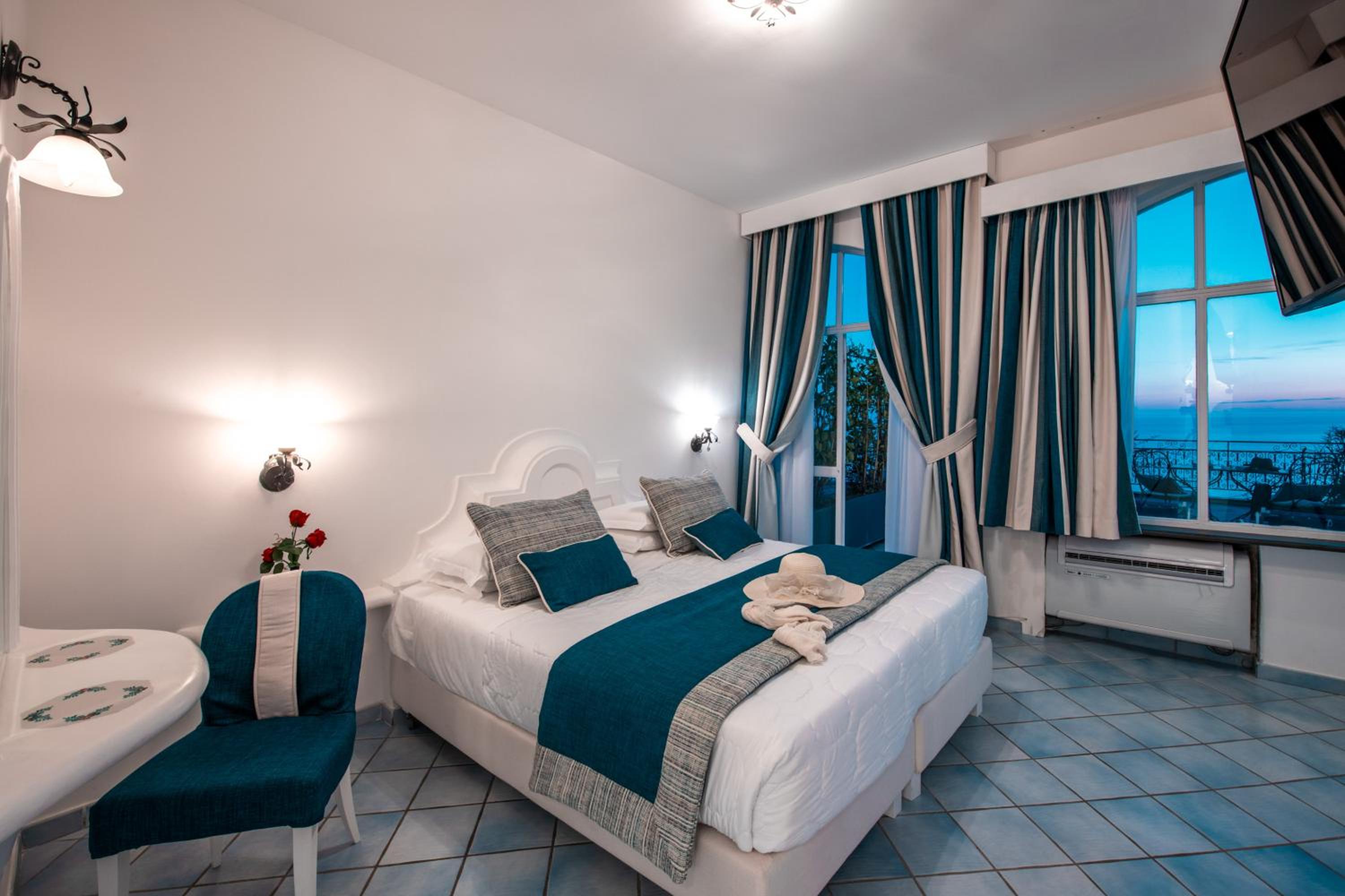 EXECUTIVE, DOUBLE BED
