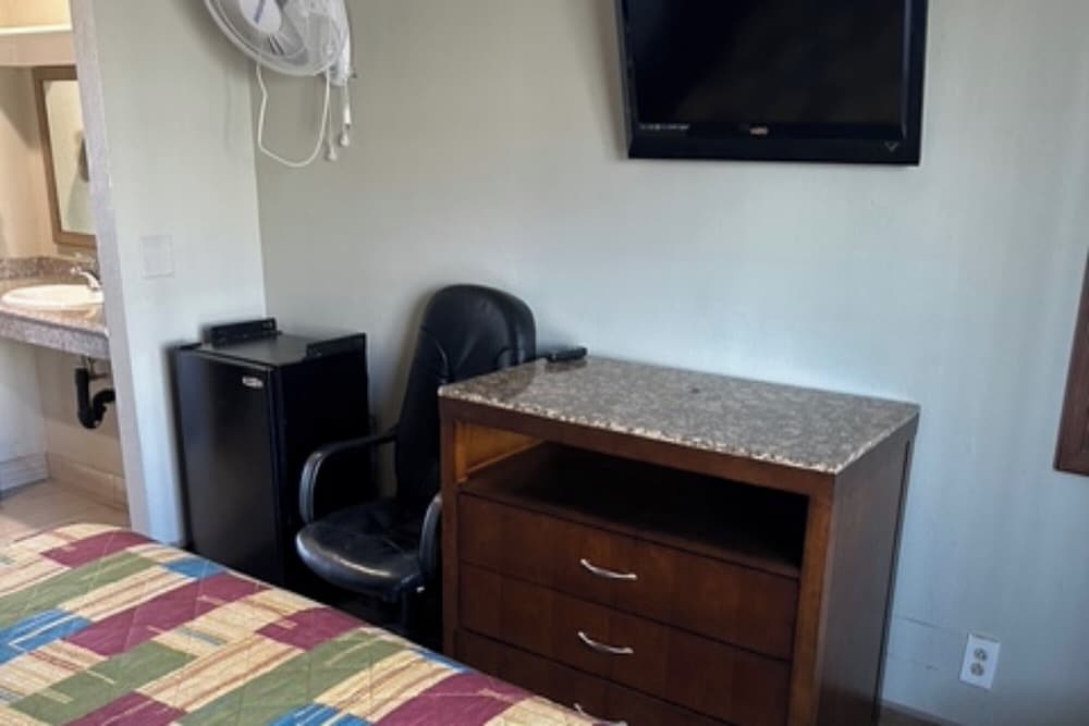 Heritage Inn And Suites 41/58