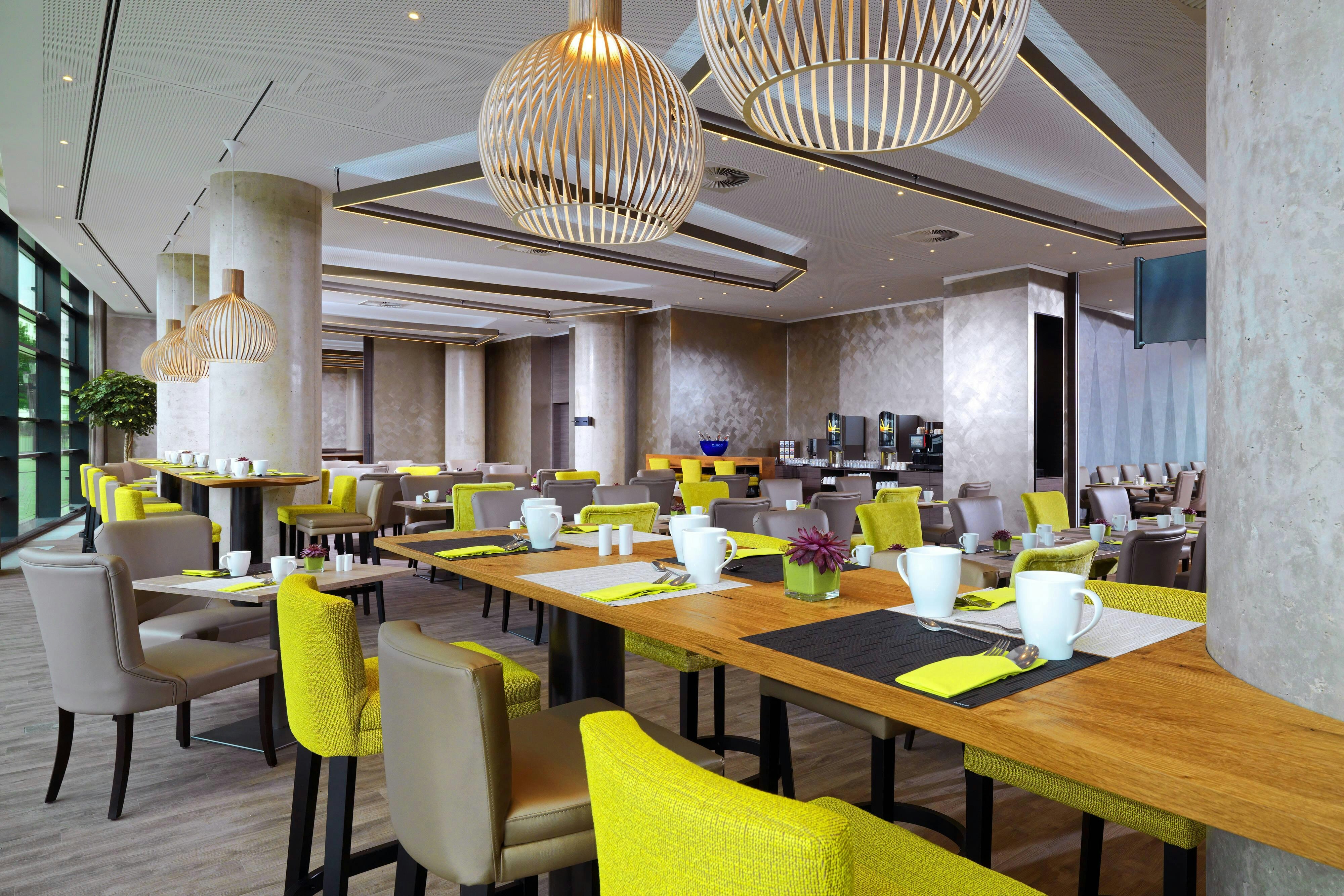 BONN MARRIOTT HOTEL 45/68