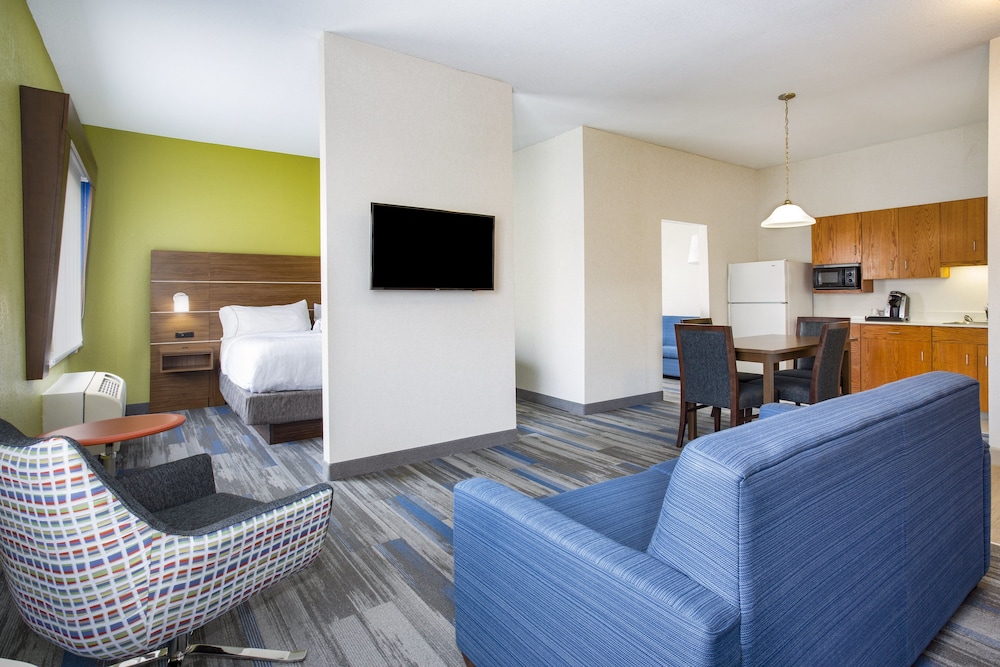 Holiday Inn Express Kansas City - At The Legends 23/60