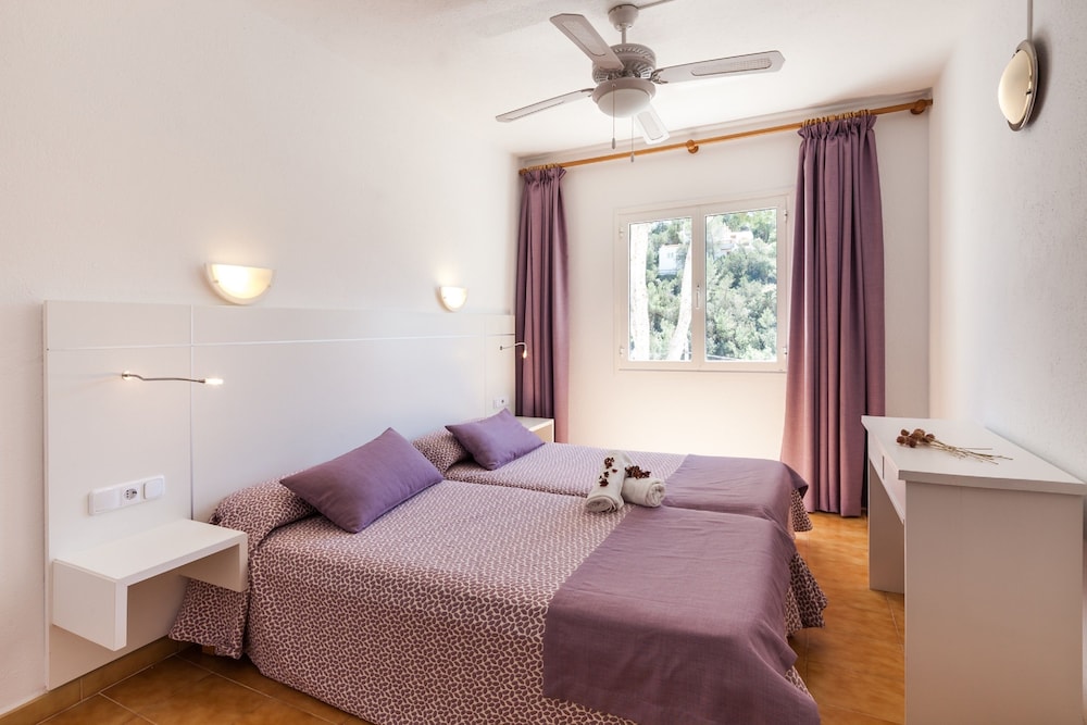 Aparthotel Puerto Cala Vadella 16/32