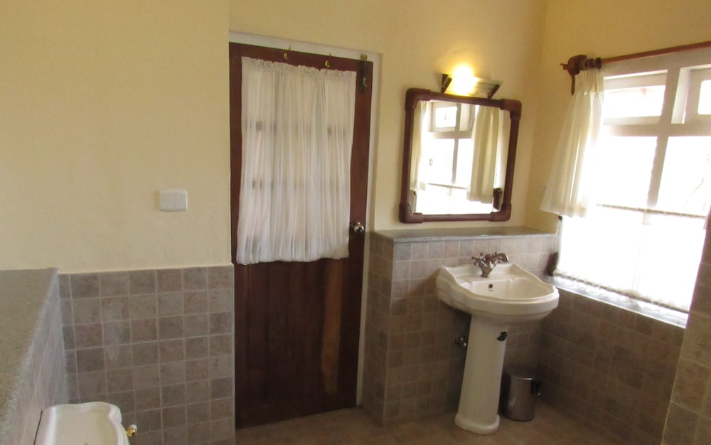 The Windermere Estate 43/47