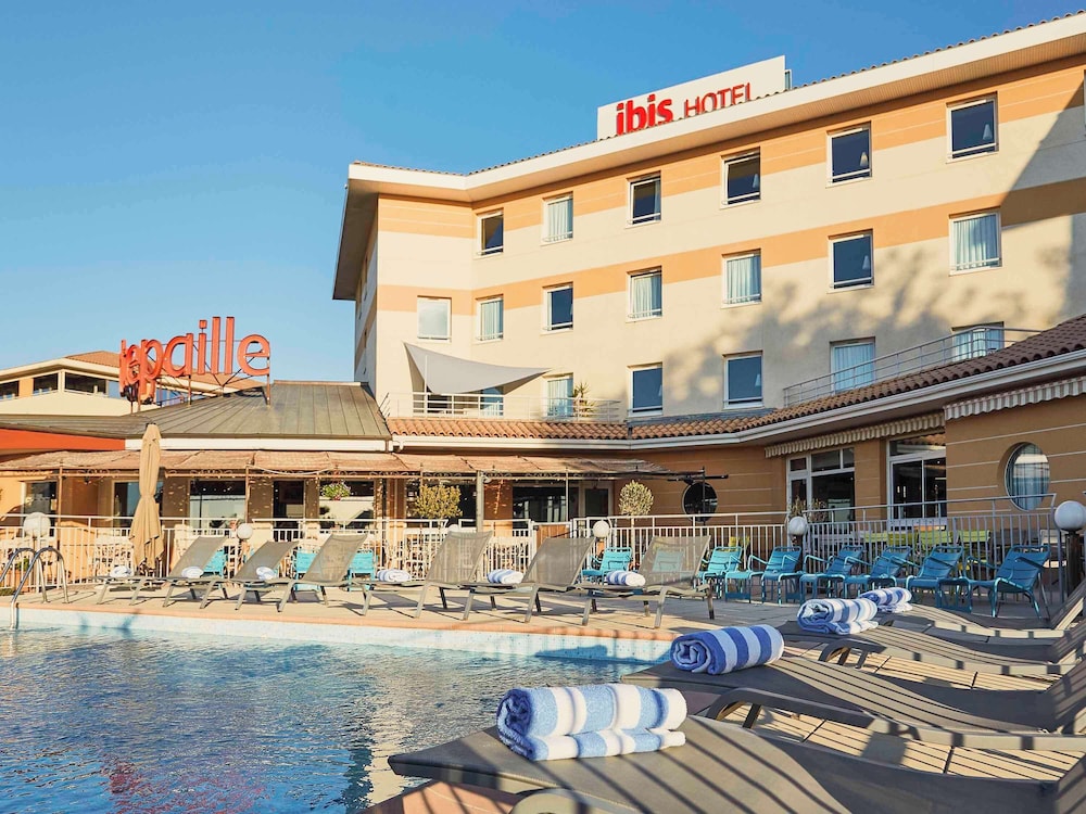 Ibis La Ciotat 66/74