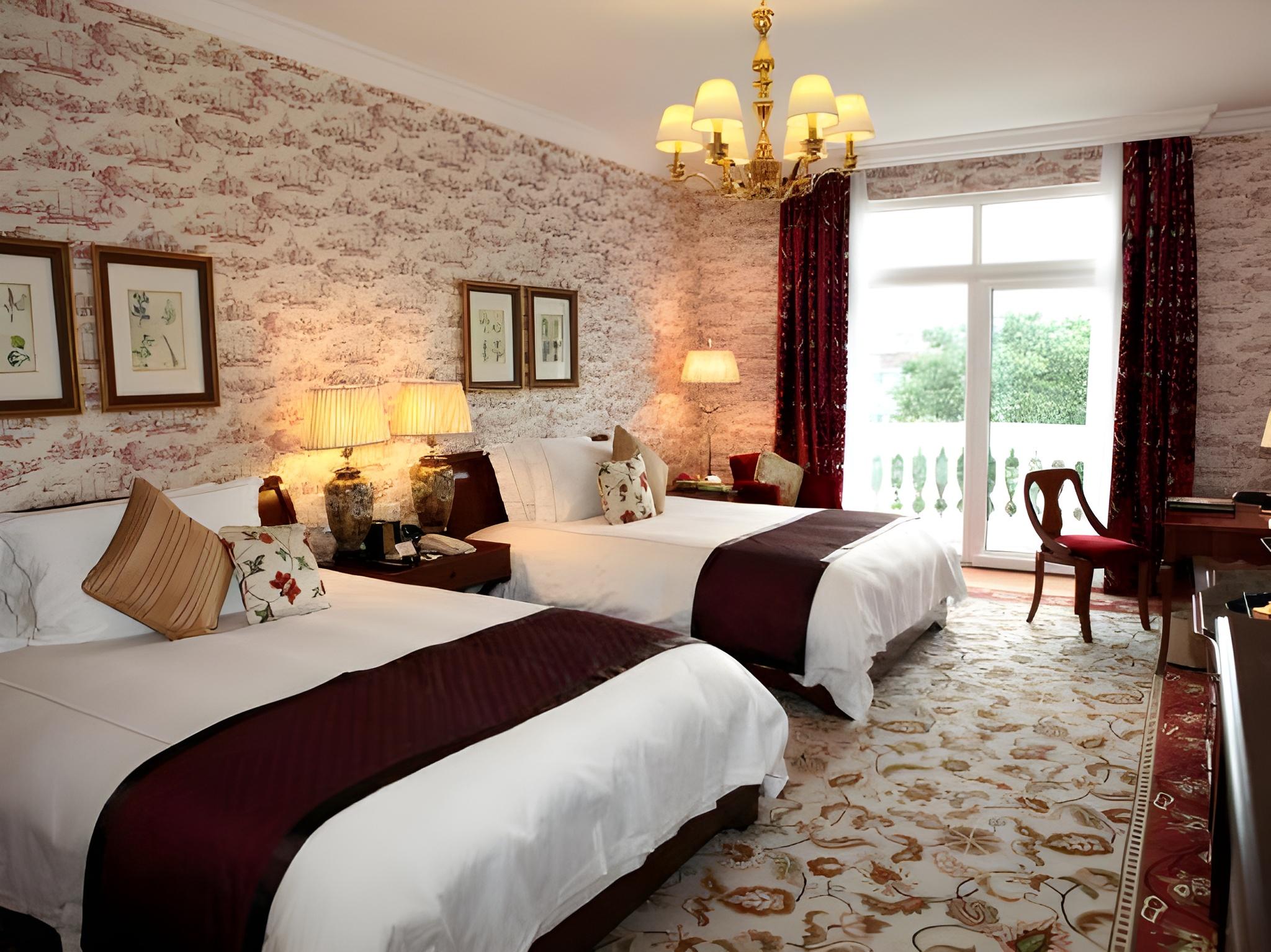 Feature, Deluxe, 2 Double Beds, Balcony