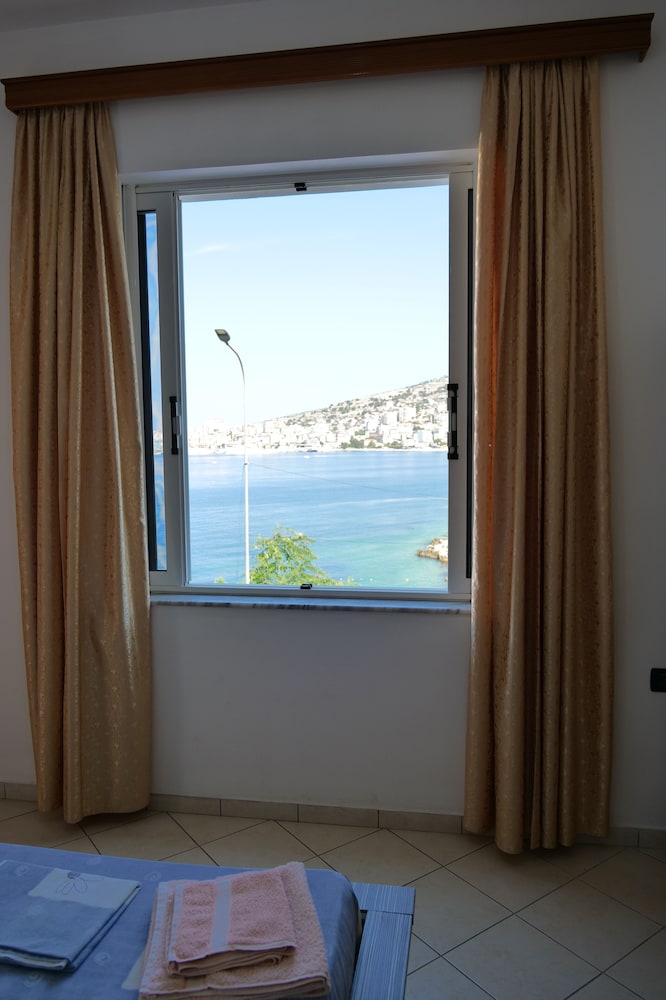 Hotel Edola 11/74