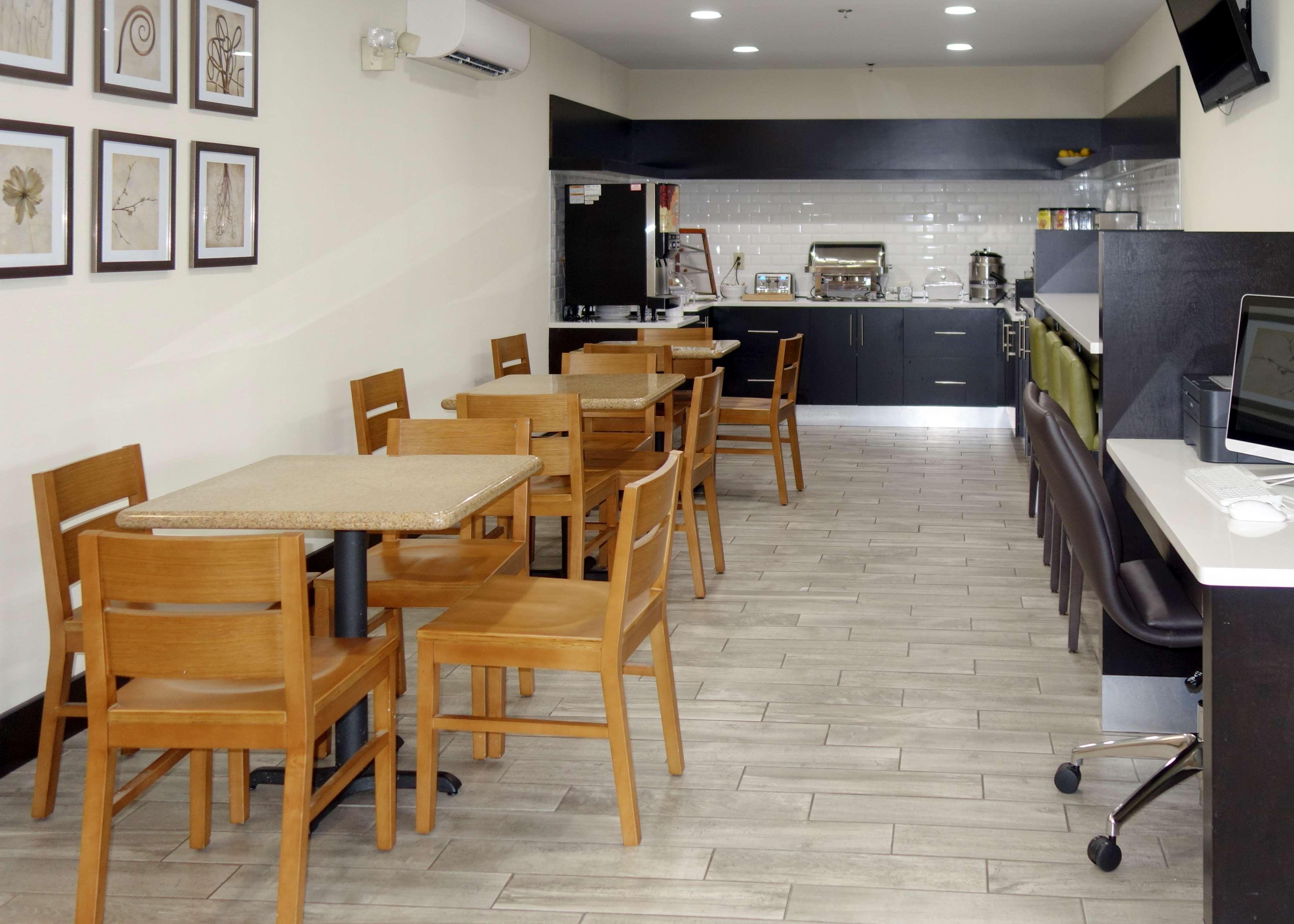 restaurant cafeteria