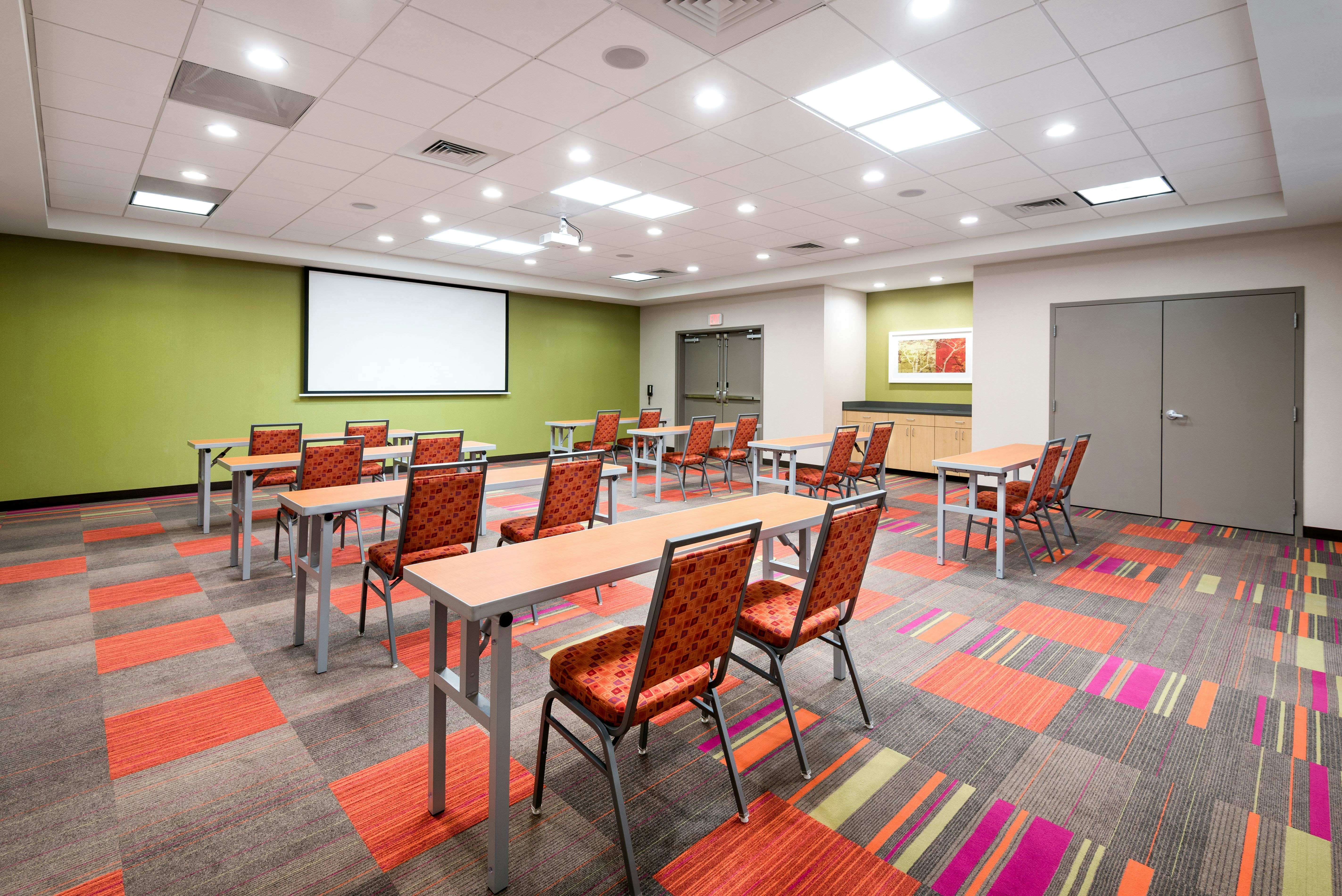 HOME2 SUITES BY HILTON CHARLOTTE UNIVERSITY RESEARCH PARK 14/22