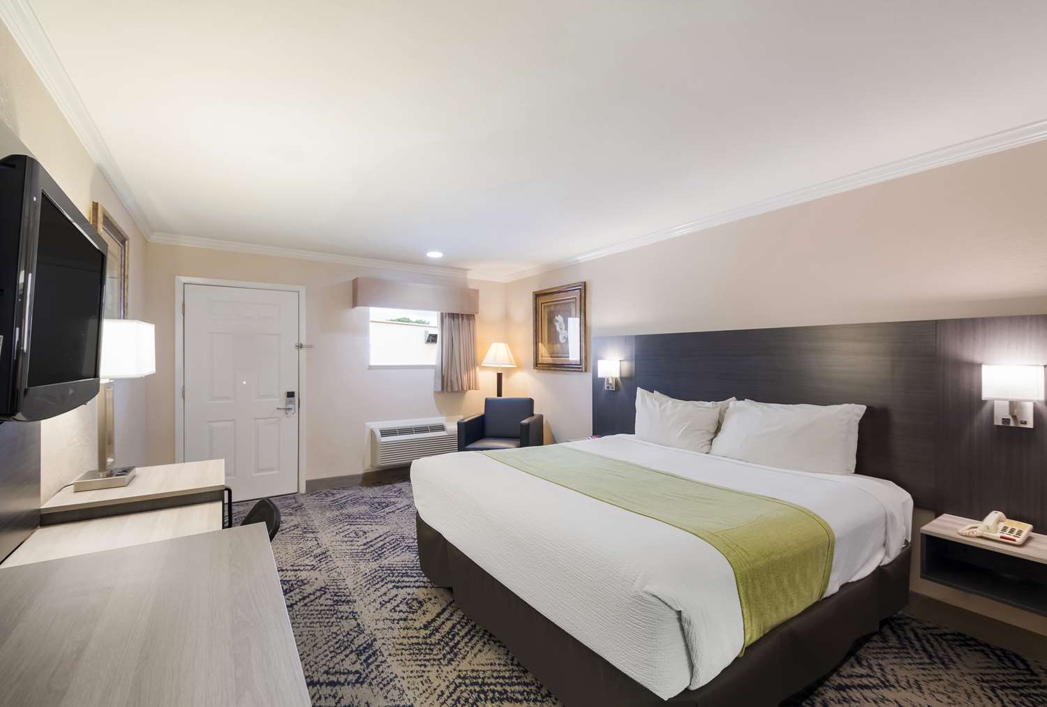 Suite, King Bed