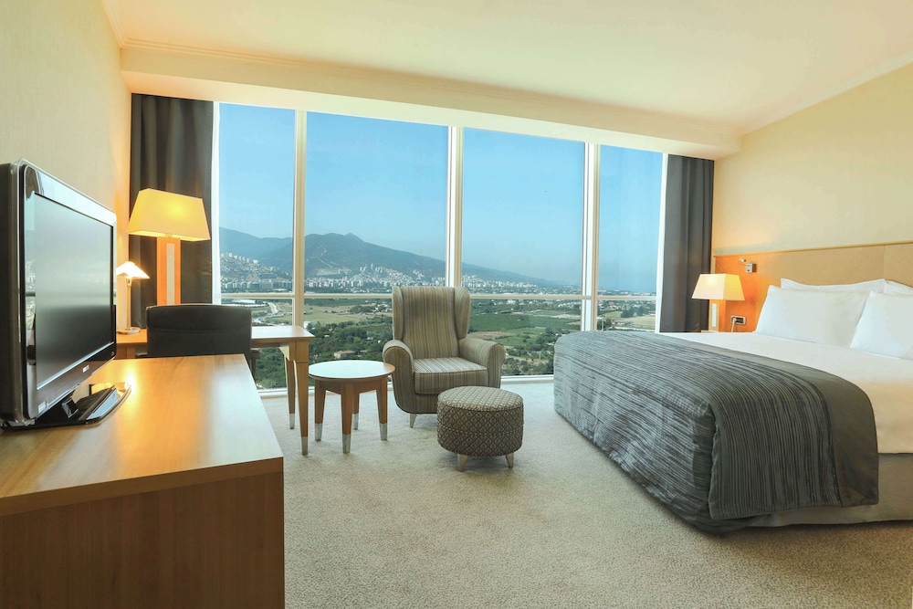MOUNTAIN, CLUB, KING BED, NATURE VIEW