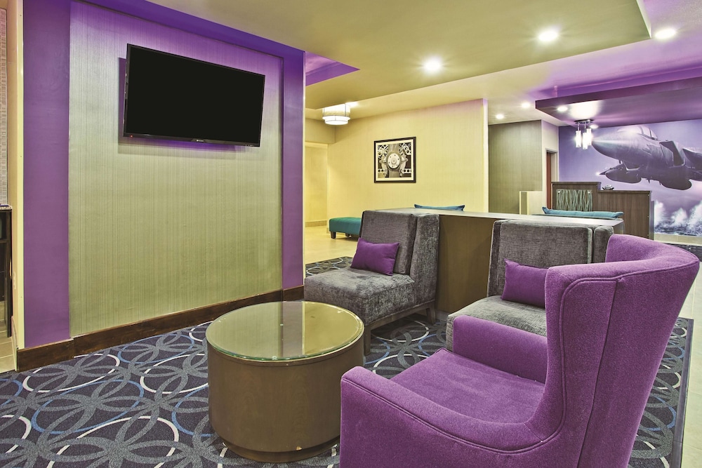 La Quinta Inn & Suites by Wyndham Fairborn Wright-Patterson 35/50