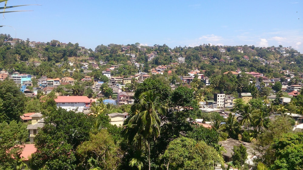 March 9 Hotel Kandy 15/19