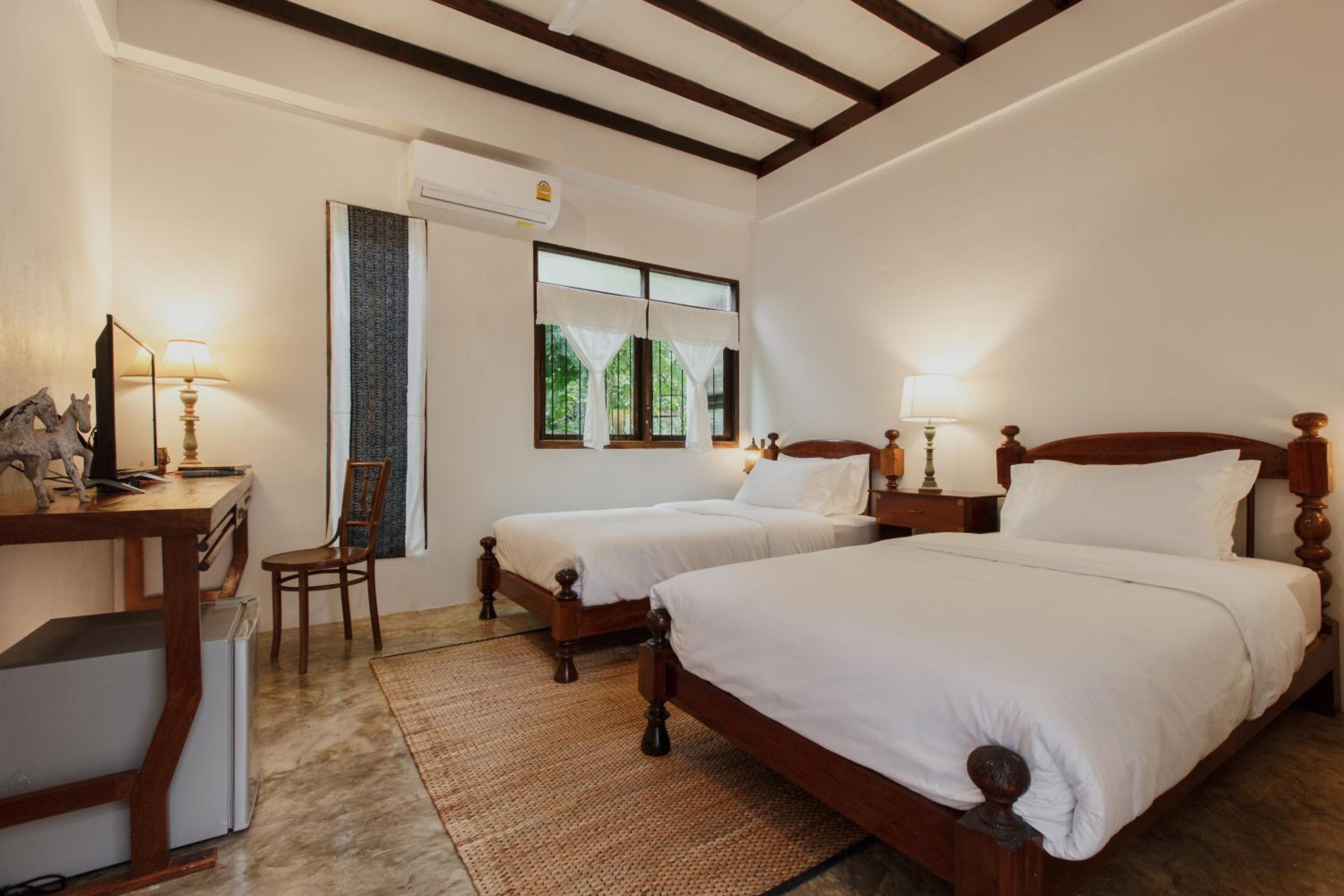 Superior, Twin Beds