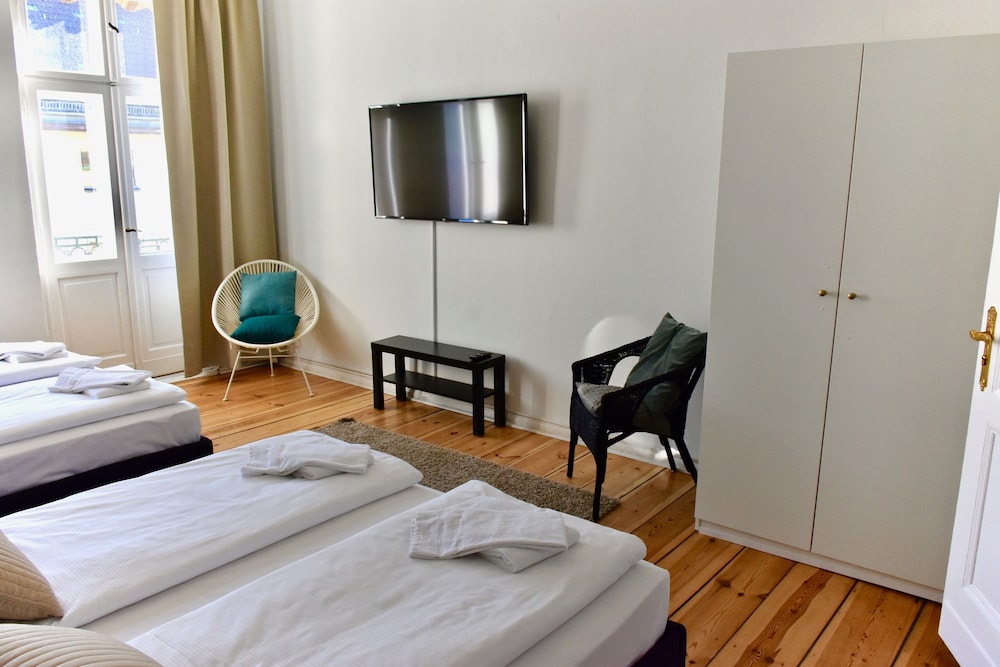 2 BEDROOMS, SUPERIOR, APARTMENT