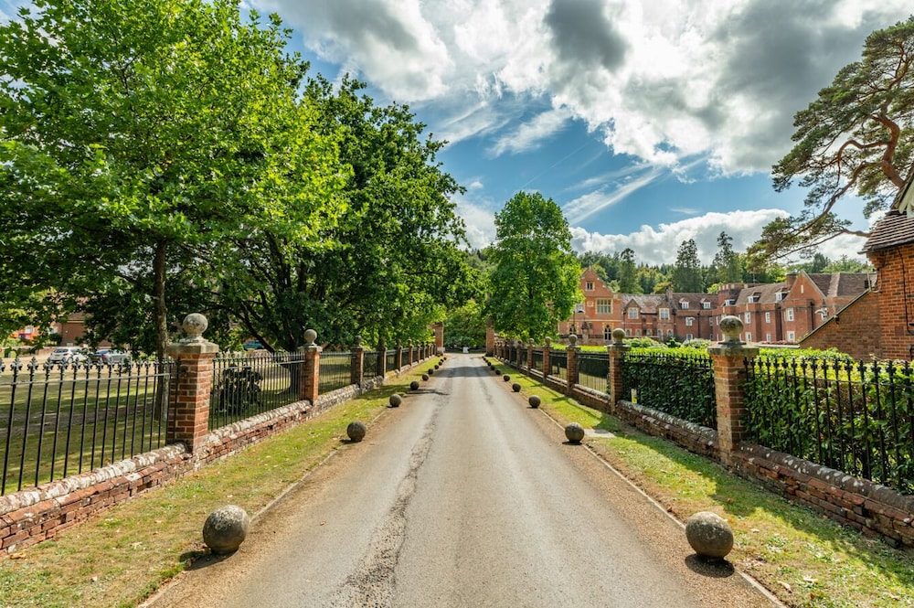 Wotton House 45/51