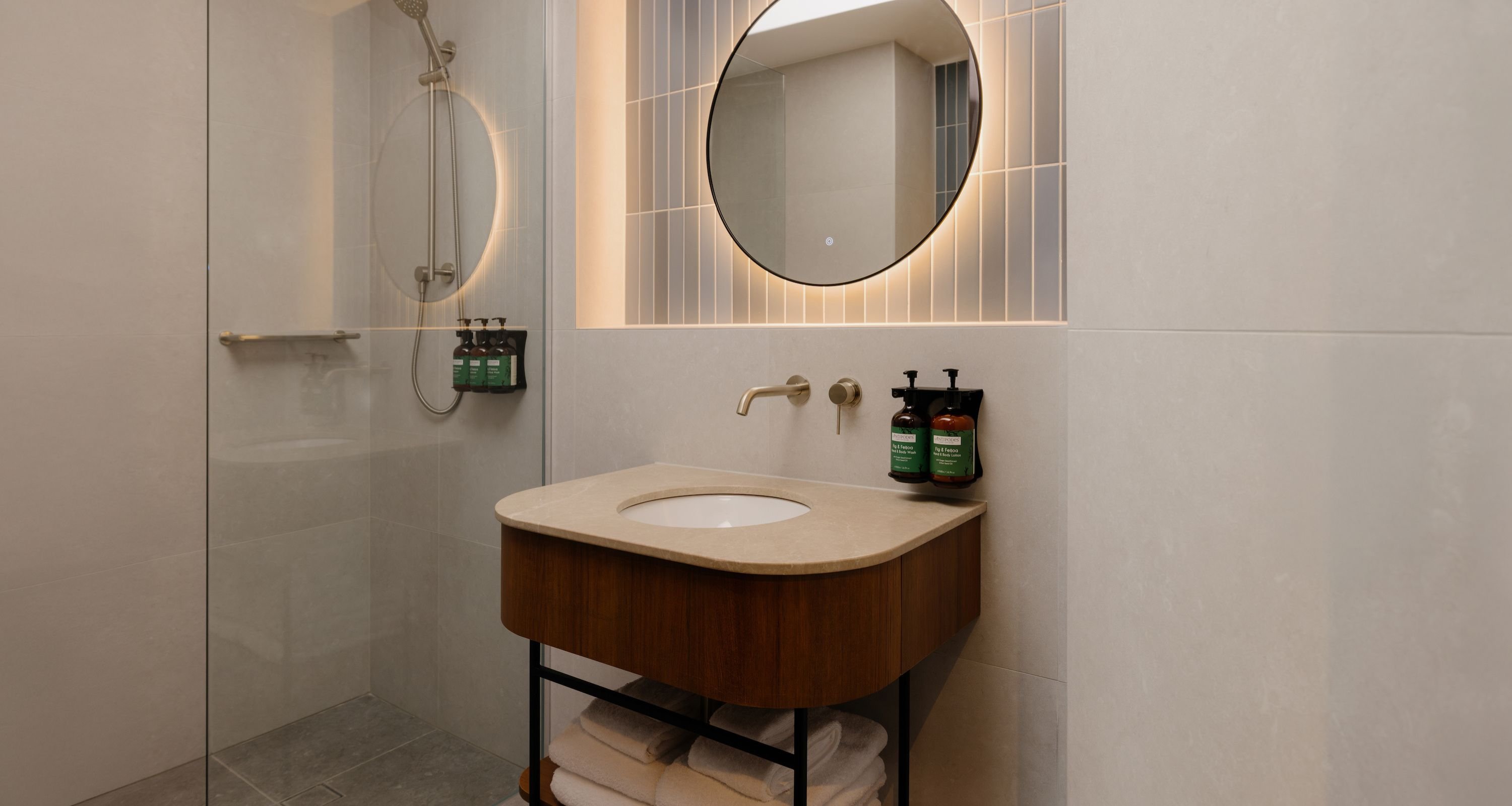 Premium, King Bed, Crowne Plaza Adelaide Mawson Lakes 7/8