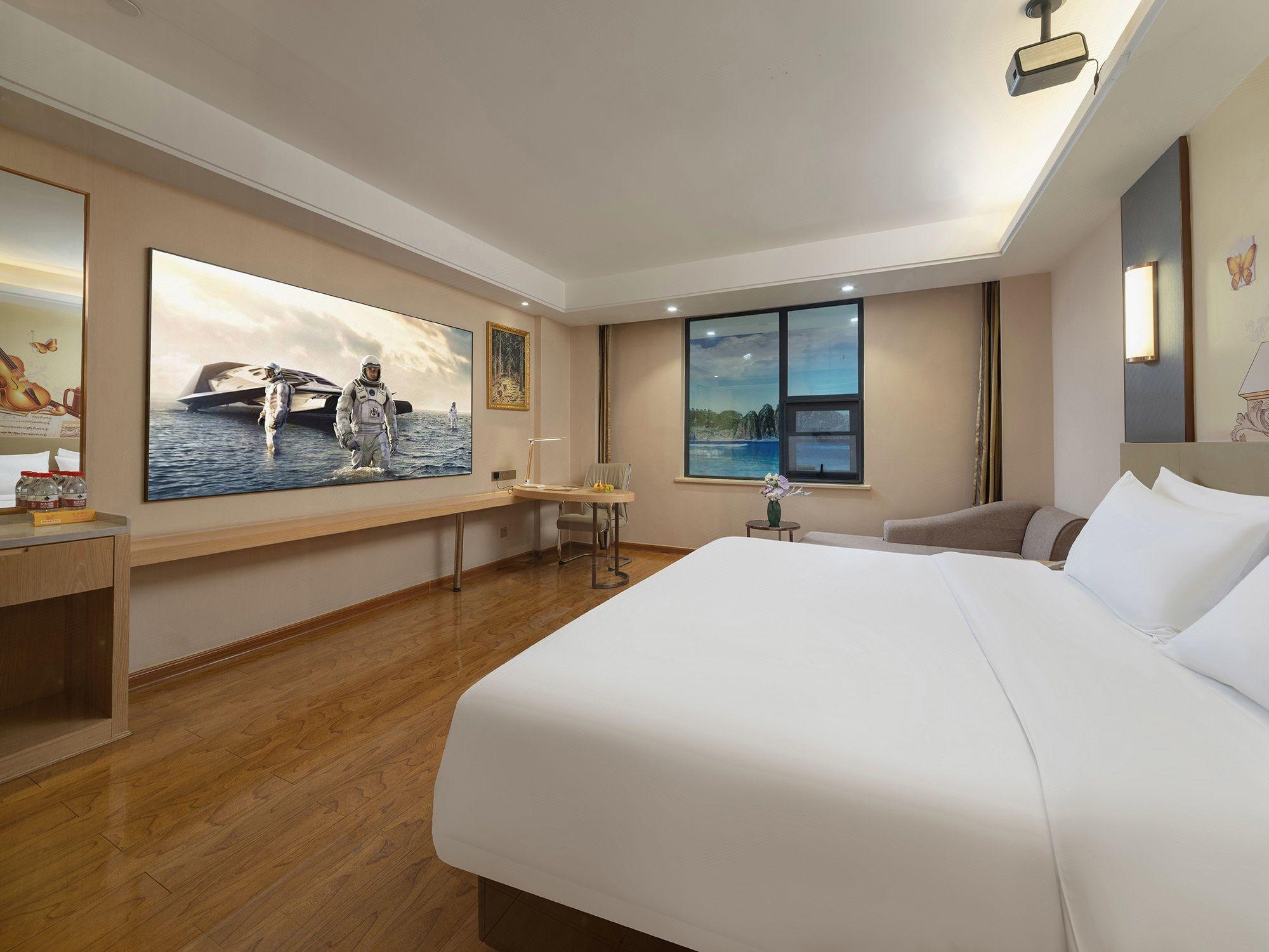 Vienna International Hotel (Xinyang Railway Station) 31/51
