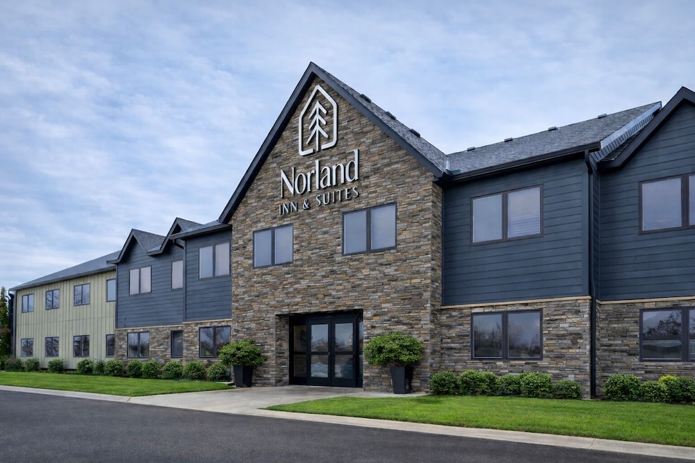 North Country Inn & Suite 3/44