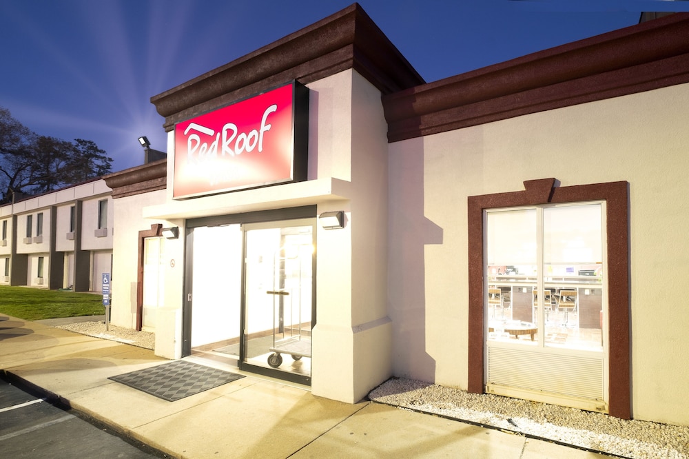 Red Roof Inn Raleigh North-Crabtree Mall/Lenovo Center 19/34