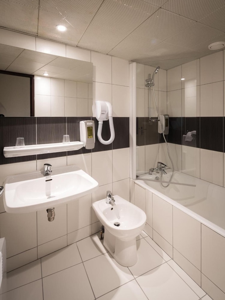 Hotel Saint Georges Lourdes Pyrenees (Avril 2026) 15/69