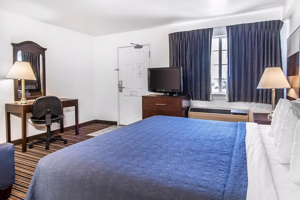 Quality Inn Central Roseburg 11/30